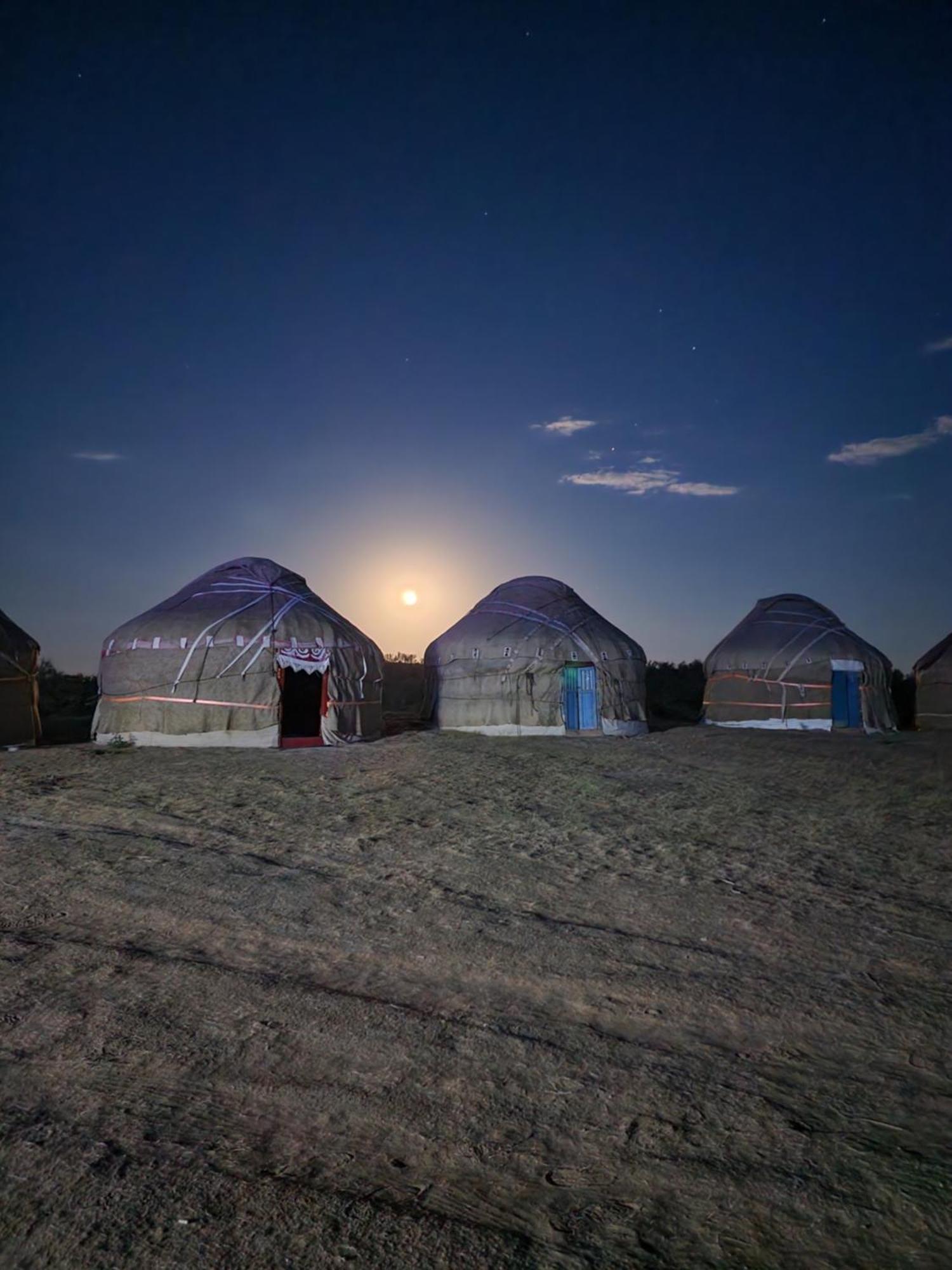Готель Authentic Uzbek Yurt Camp Eco-Friendly Nurota Екстер'єр фото